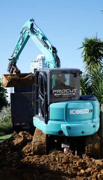 Image Procut Earthworks 2 - Kobelco Excavators