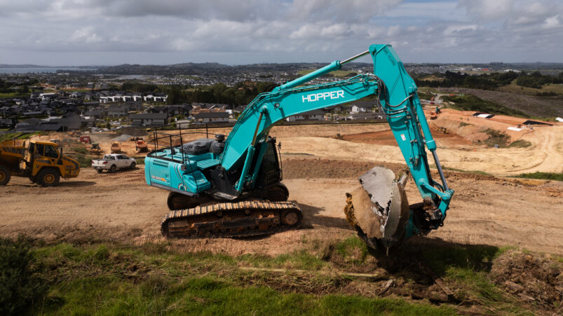 Image Hopper Construction 2 - Kobelco Excavators