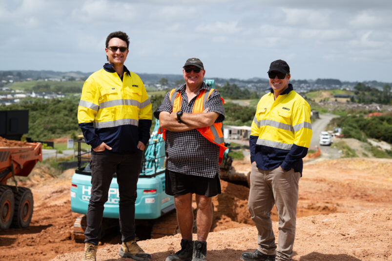 Pictured From Left To Right: Anthony Ireland (Kobelco), Waynevincent (Hoppers) And Luke Larsen (Kobelco).